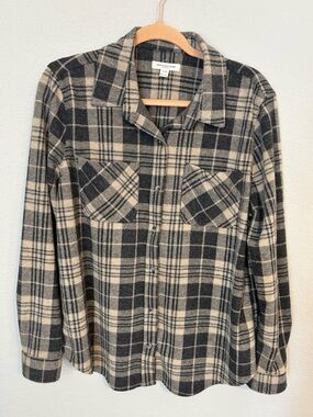 beachlunchlounge Black and Cream Plaid Button-Down Shirt - L